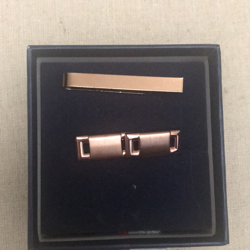 Rose gold cuff links and tie clip set